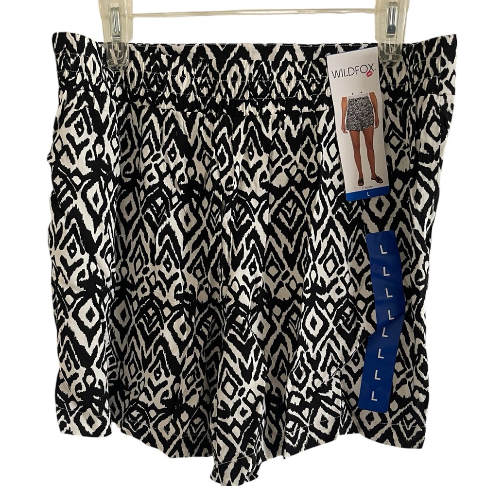 Wildfox
Wildfox Geometric Print Black & White Pull On Shorts Size Large